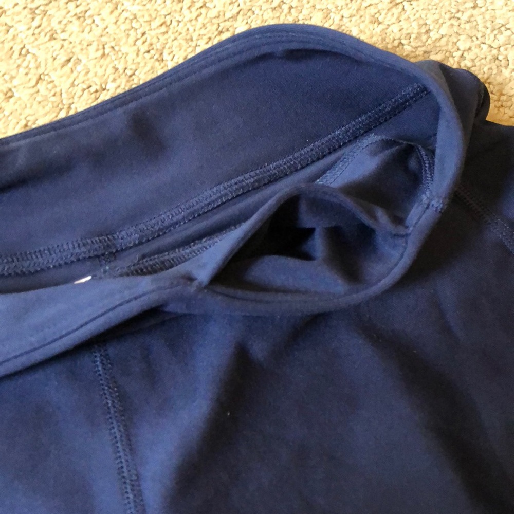 Under Armor Compression Shorts - image 4